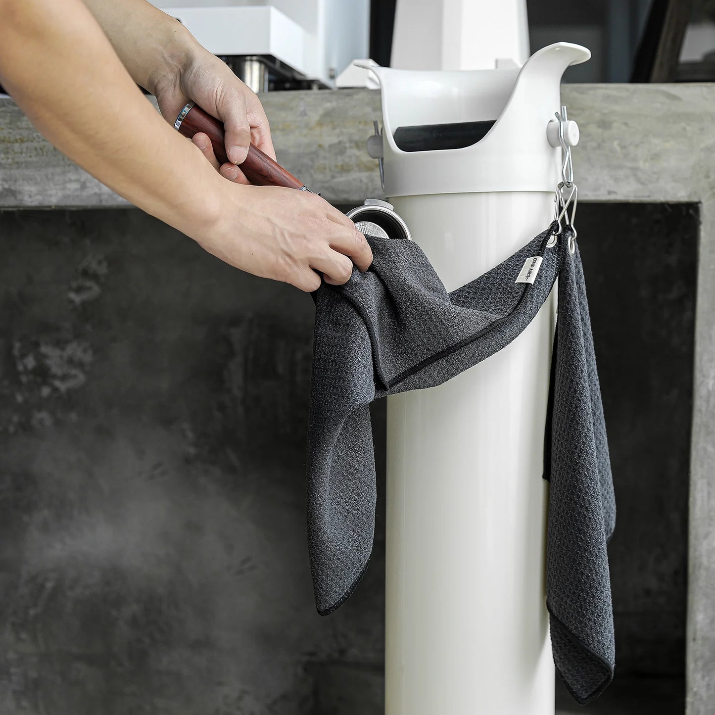 MHW-3BOMBER - Hanging Ring Towel